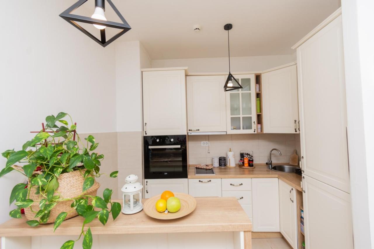 Lux City Apartment With Parking Подгориця Екстер'єр фото