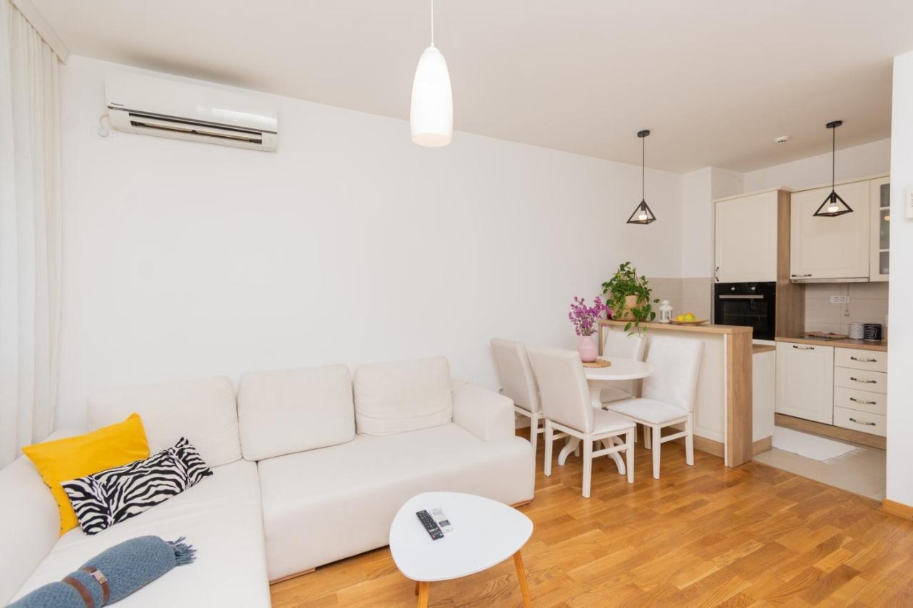 Lux City Apartment With Parking Подгориця Екстер'єр фото