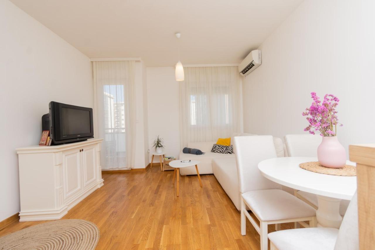 Lux City Apartment With Parking Подгориця Екстер'єр фото